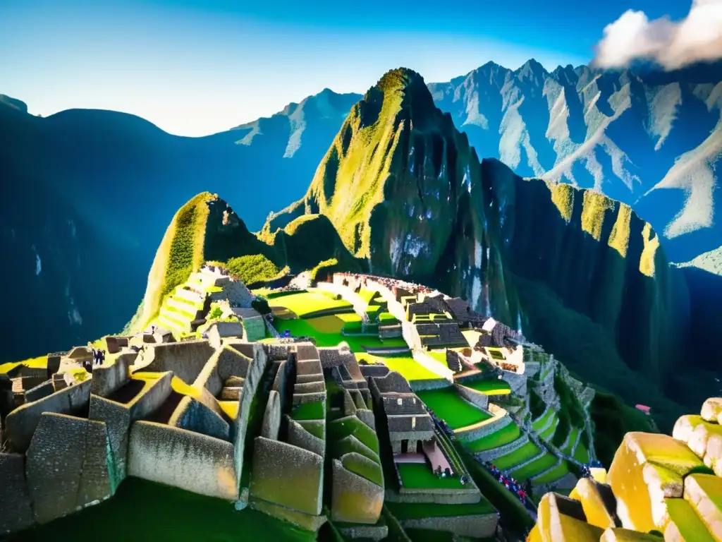 Senderismo en lugares sagrados indígenas: Machu Picchu, una vista aérea impresionante de este sitio icónico y sagrado en América del Sur